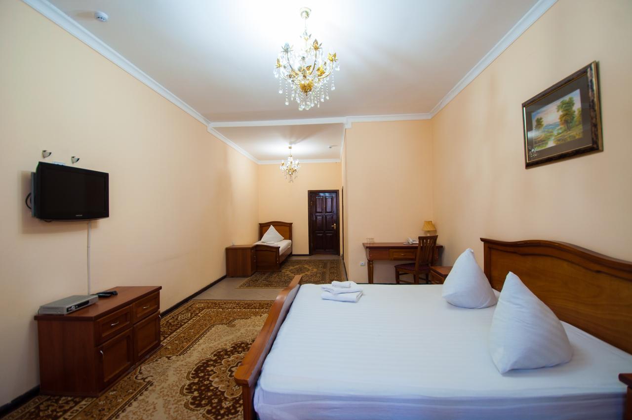 Hôtel Crown à Tachkent Extérieur photo
